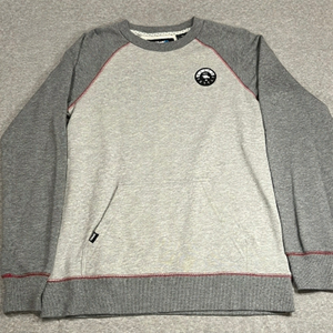 Tony Hawk small gray crew neck.